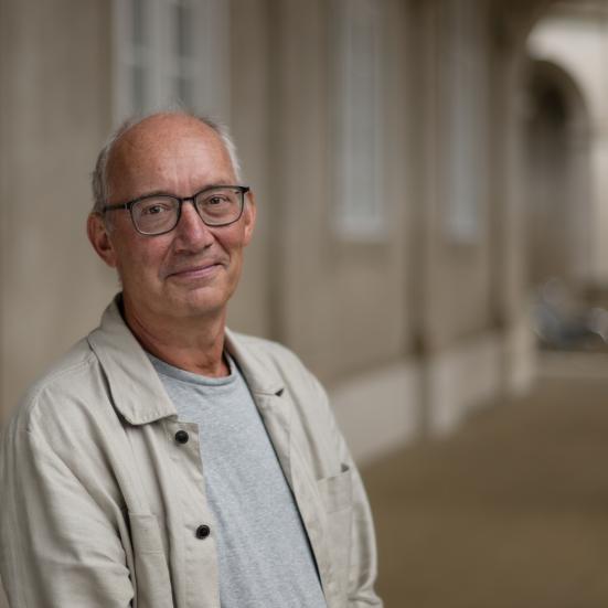 Portræt af forfatteren Niels Krause-Kjær