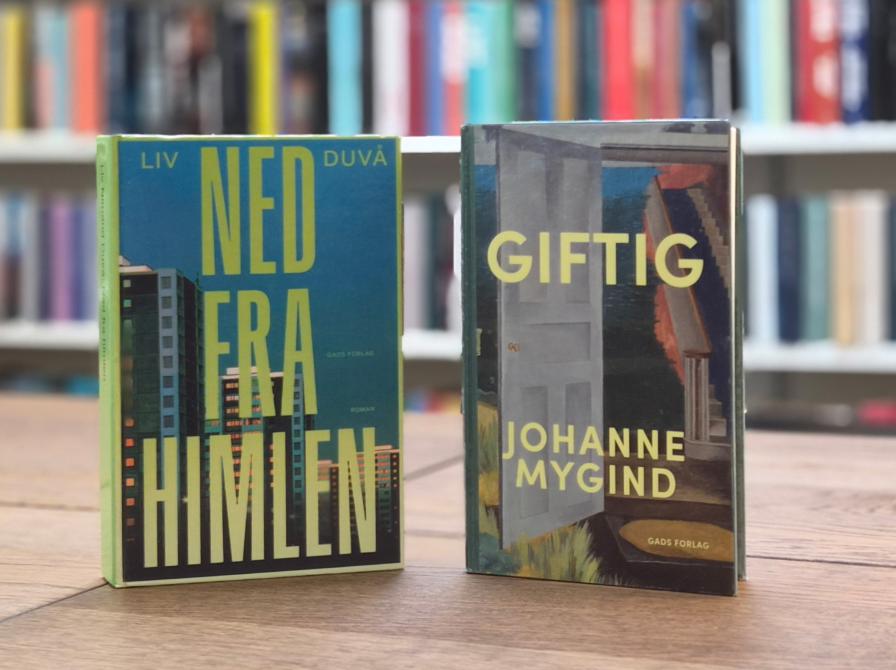 Foto af bøgerne 'Giftig' og 'Ned fra himlen'